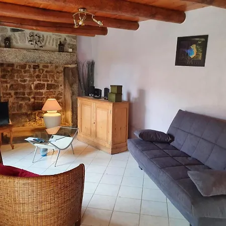 Ferienhaus De France 4/6 Personnes A La Vialatte